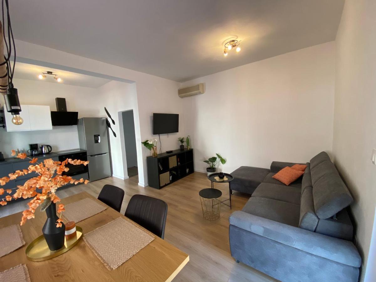 Green Oasis New Apartment بولا المظهر الخارجي الصورة